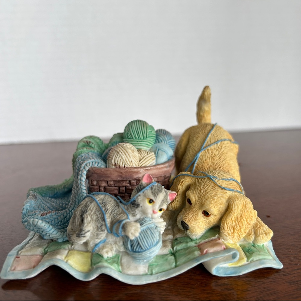 Enesco Partners in Crime Puppy and Kitten Figurine It Takes Two To Tangle 912603